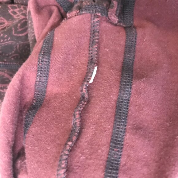 PRANA - WOMEN'S LARGE - MAROON LONG SLEEVE ROUND NECK PULL-OVER TOP SHIRT - Picture 6 of 6